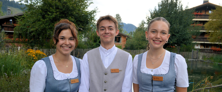 maison-hornberg-gstaad-saanenmoeser-hotel-news-neue-lernende-gruppenbild-0197-2026
